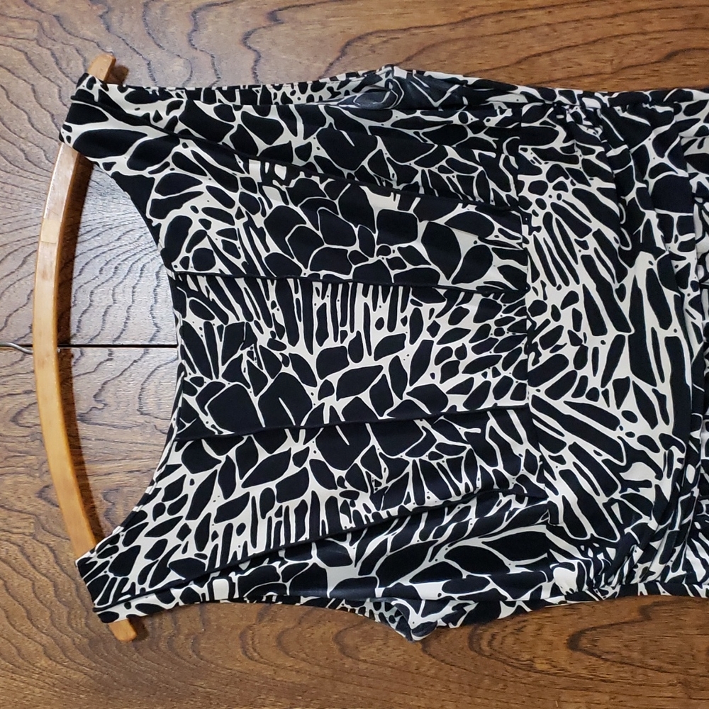 Sleeveless dress